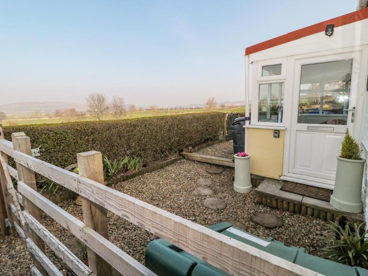 Twincote Villa Wooler Bagian luar foto