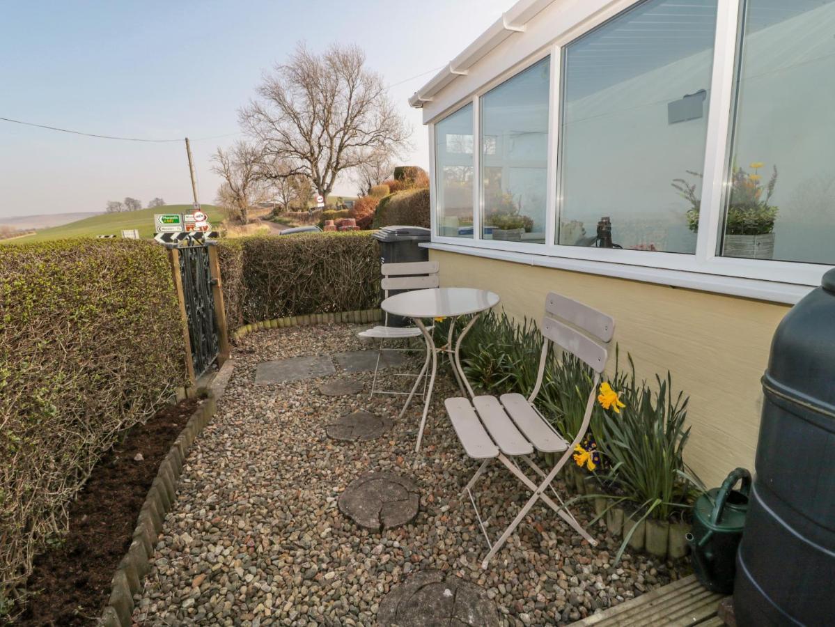 Twincote Villa Wooler Bagian luar foto